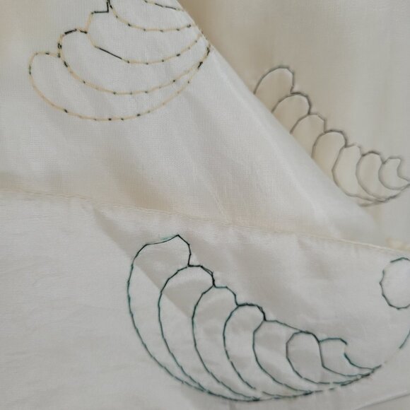 VTG Paulette Ivory Satin 1940 Parisan Gold Button Embroidered House Coat Size 14 - Picture 12 of 16